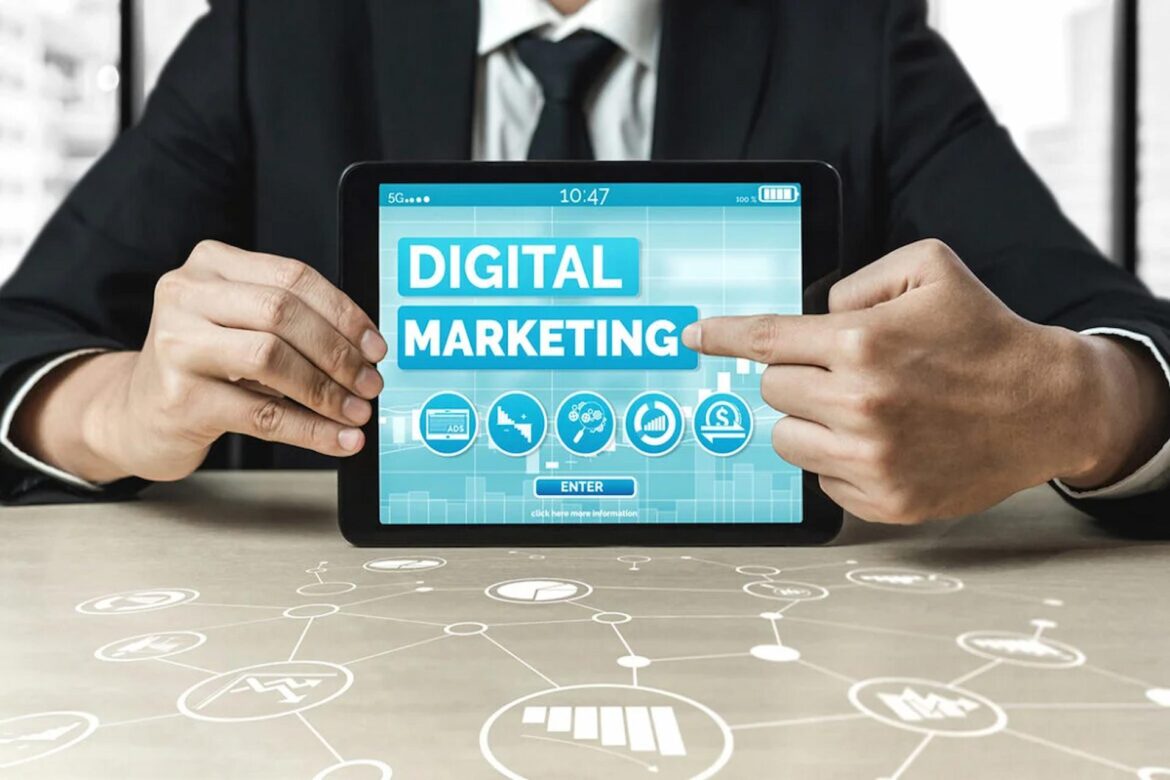 Digital Marketing Essentials: Reaching the Right Audience in a Changing Online Landscape
