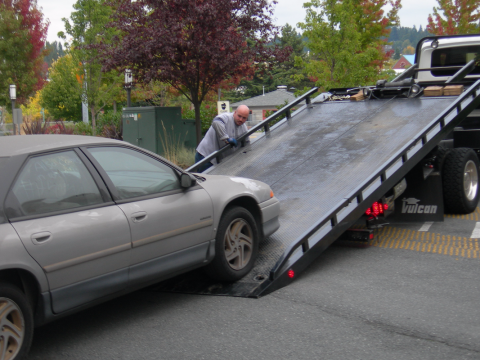 Hiring A Towing Company Without Shaking Your Budget