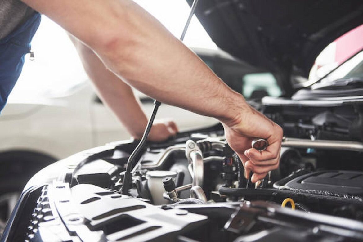 Benefits Of Hiring A Car Mechanic Instead Of Repairing It On Your Own